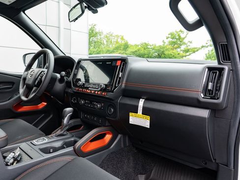 New 2026 Nissan Frontier PRO-4X w/ Pro-4x Convenience Package AWD/4WD image 30