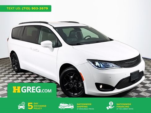 Used 2020 Chrysler Pacifica Touring-L Plus FWD image 1
