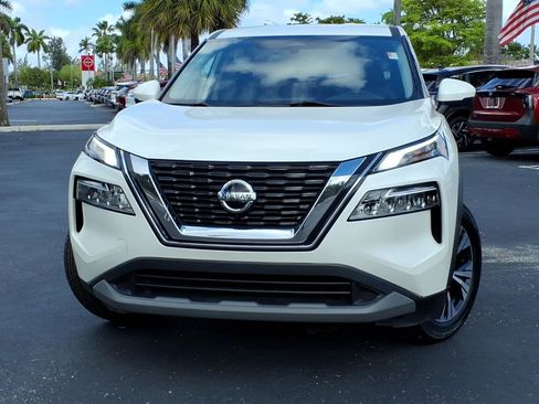 Certified 2021 Nissan Rogue SV image 2