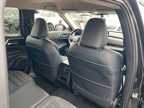 Used 2024 Mitsubishi Outlander SE image 16