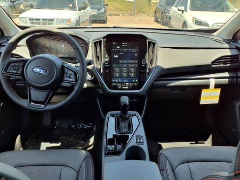 New 2025 Subaru Crosstrek 2.5i Limited w/ Popular Package #3A image 9
