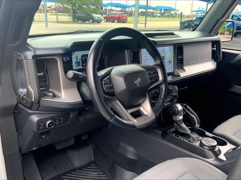 Used 2022 Ford Bronco Outer Banks w/ Sasquatch Package AWD/4WD image 18