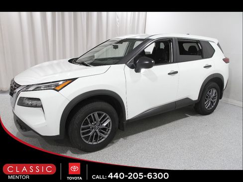Used 2023 Nissan Rogue S AWD/4WD image 3