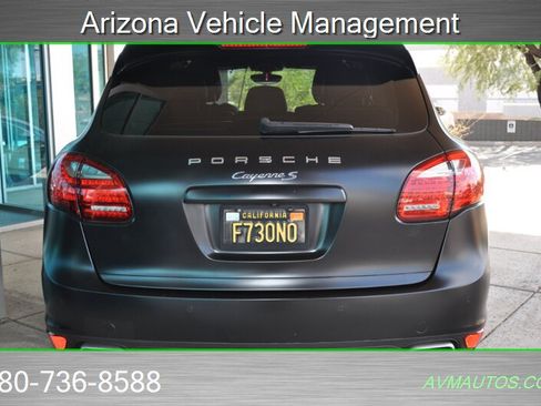 Used 2014 Porsche Cayenne S AWD/4WD image 9