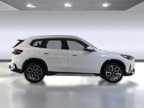 New 2026 BMW X1 xDrive28i w/ Technology Package AWD/4WD image 8