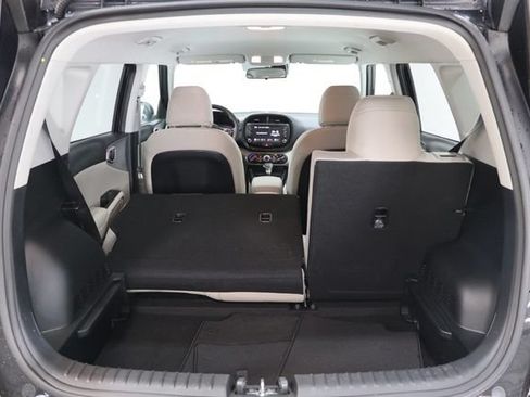 Used 2025 Kia Soul LX w/ LX Technology Package FWD image 31