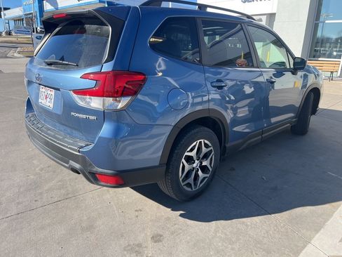 Used 2019 Subaru Forester Premium w/ All-Weather Package image 3