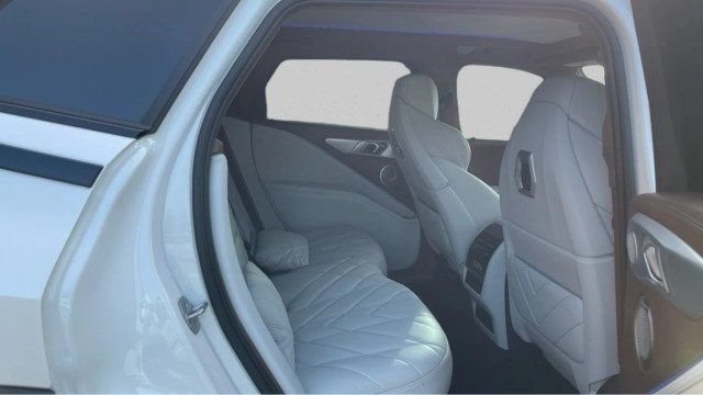 Used 2024 BMW XM AWD/4WD image 15