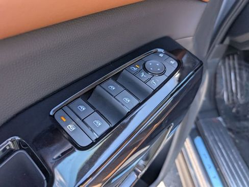 New 2026 Nissan Pathfinder Platinum image 16