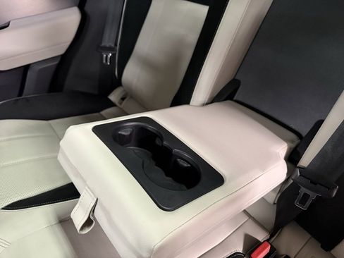 Used 2022 Land Rover Range Rover Velar R-Dynamic S image 19