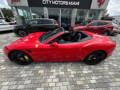 Used 2015 Ferrari California T RWD image 15