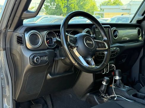 Used 2021 Jeep Wrangler Unlimited Sahara w/ Uconnect 4C Nav & Sound Group AWD/4WD image 5