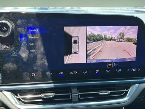 Used 2024 Chevrolet Equinox EV LT AWD/4WD image 25