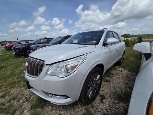 Used 2017 Buick Enclave Leather w/ Enclave Tuscan Edition FWD image 3