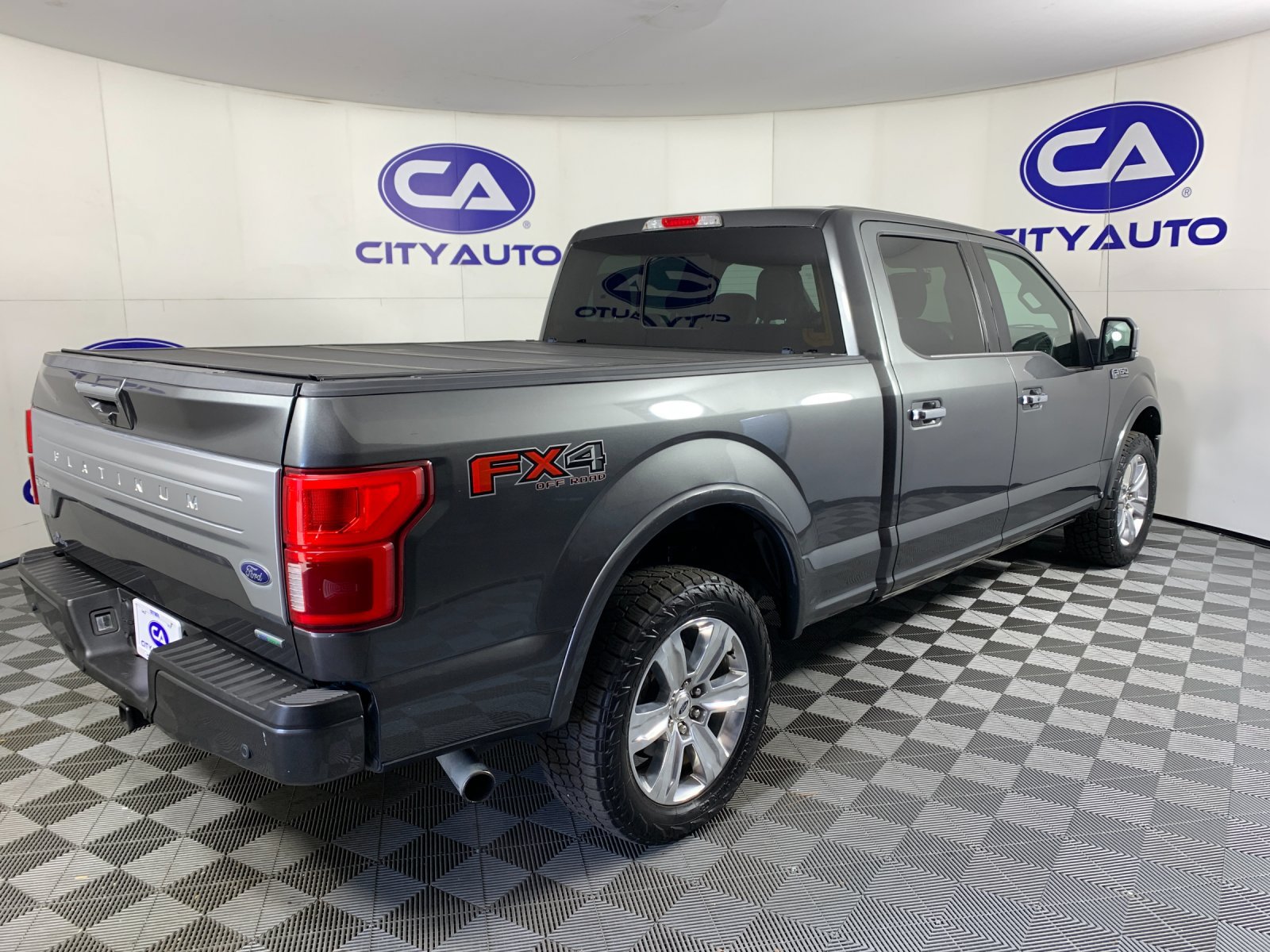 Used 2019 Ford F150 Platinum w/ Equipment Group 701A Luxury AWD/4WD image 3