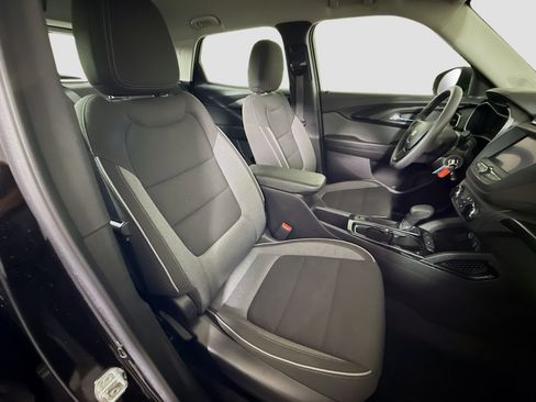 Used 2021 Chevrolet TrailBlazer LS FWD image 28