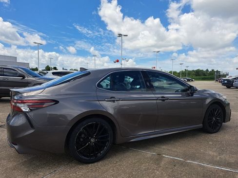 Used 2024 Toyota Camry XSE FWD image 4