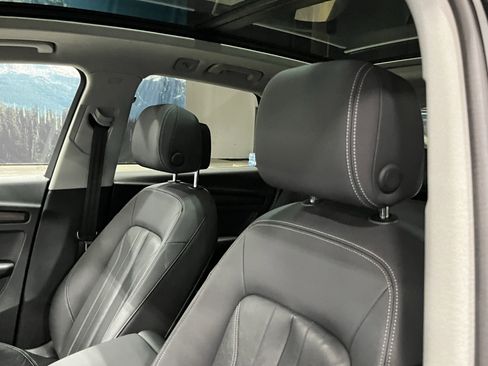 Used 2021 Audi Q5 2.0T Premium w/ Convenience Package image 17