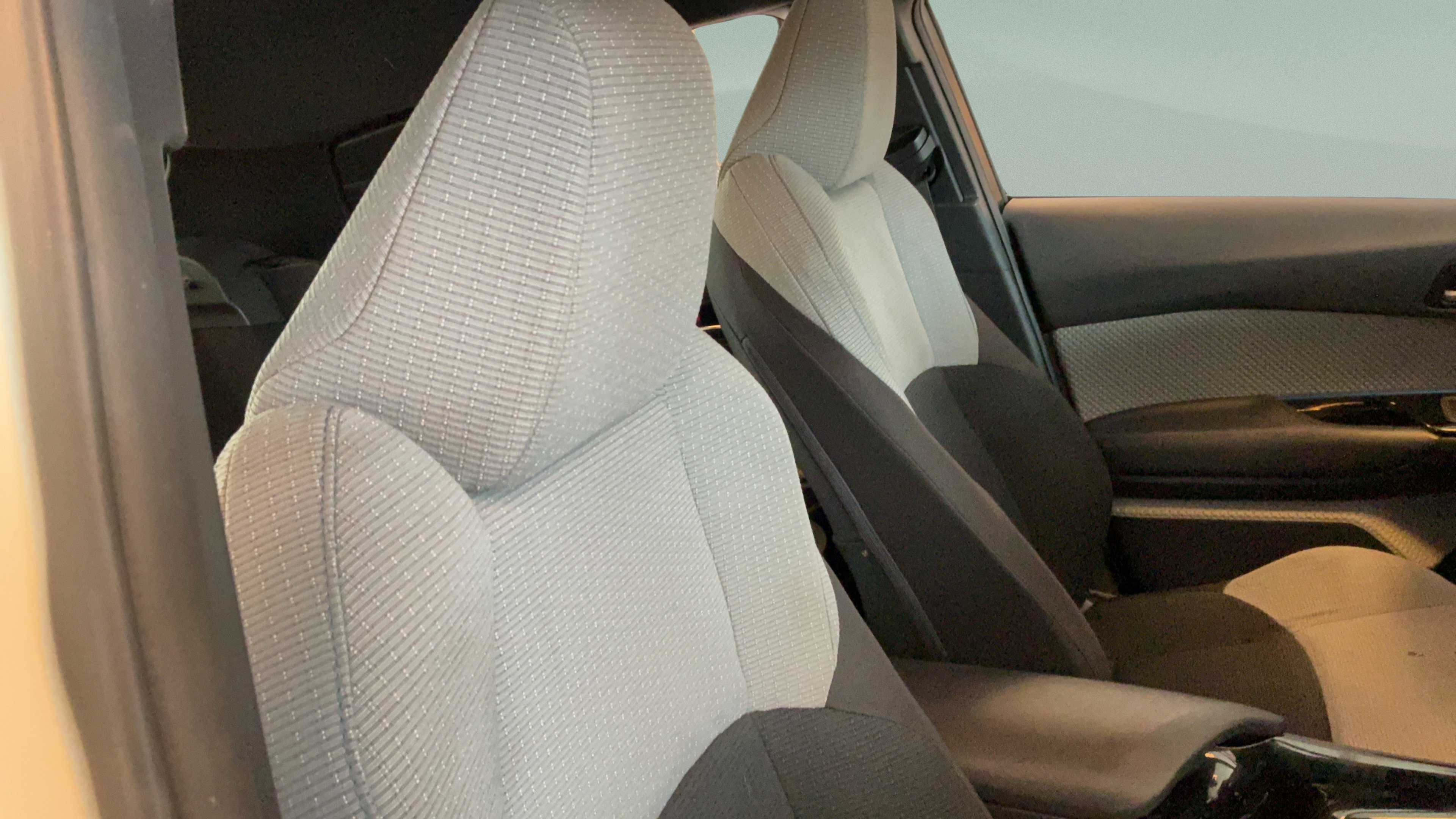 Used 2019 Toyota C-HR XLE FWD image 29