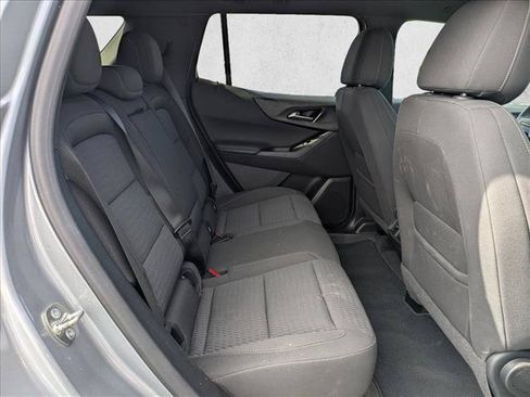 Used 2025 Chevrolet Equinox LT AWD/4WD image 19