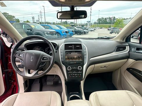 Used 2018 Lincoln MKC Premiere FWD image 3