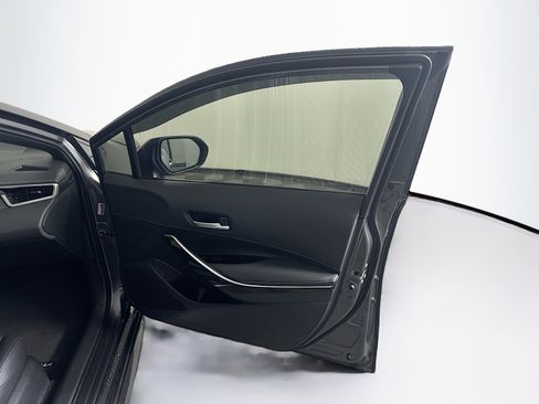 Used 2025 Toyota Corolla XSE image 32