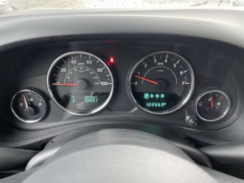 Used 2017 Jeep Wrangler Unlimited Rubicon w/ Cold Weather Group AWD/4WD image 17