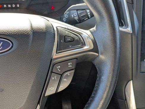 Used 2023 Ford Edge Titanium image 18