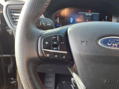 Used 2024 Ford Escape ST-Line image 9