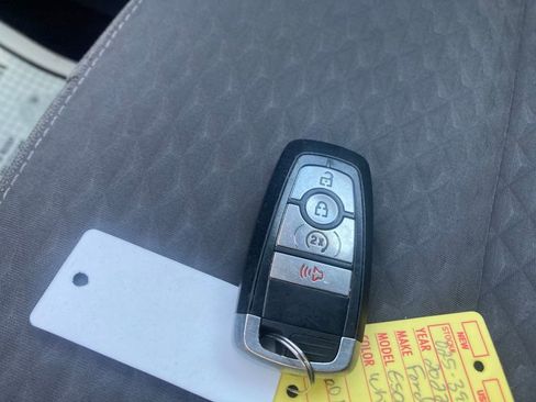 Used 2022 Ford Escape SE w/ Cold Weather Package image 33