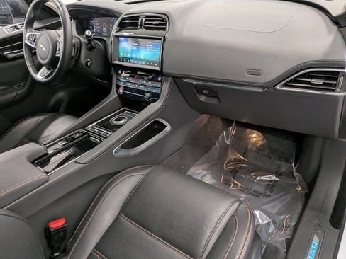 Used 2020 Jaguar F-PACE Prestige image 29