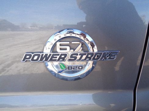 Used 2013 Ford F250 XLT w/ Chrome Pkg image 17