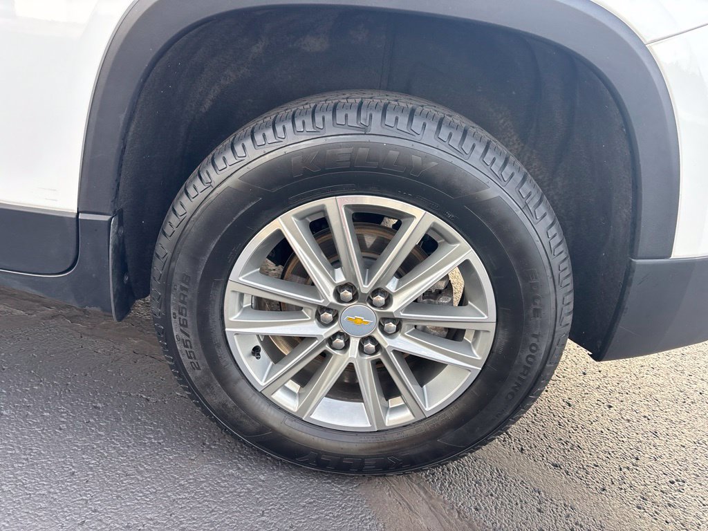 Used 2023 Chevrolet Traverse LT FWD image 10