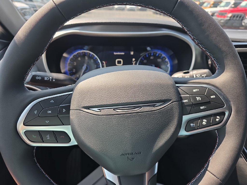 New 2027 Chrysler Pacifica Select AWD/4WD image 15