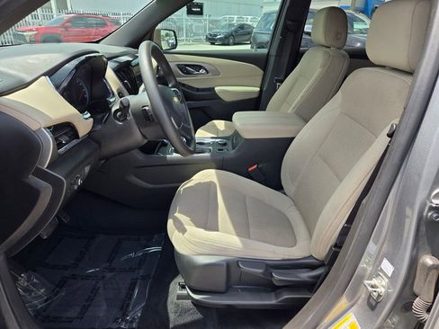 Used 2023 Chevrolet Traverse LS FWD image 5