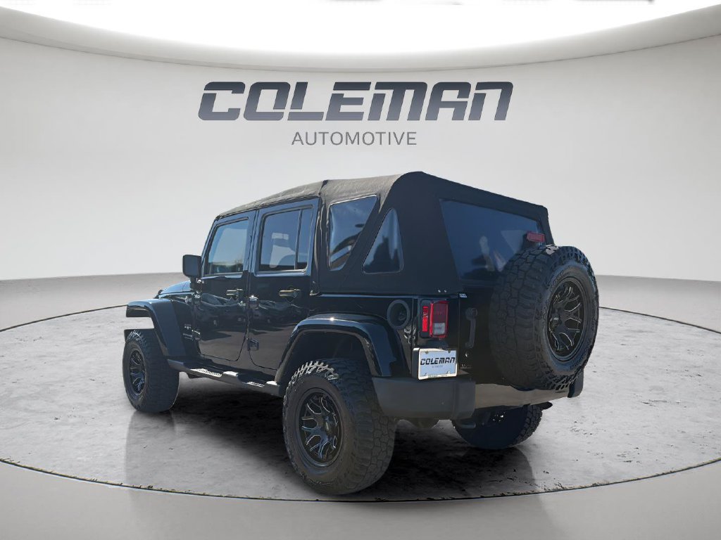 Used 2018 Jeep Wrangler Unlimited Sahara w/ Connectivity Group AWD/4WD image 3
