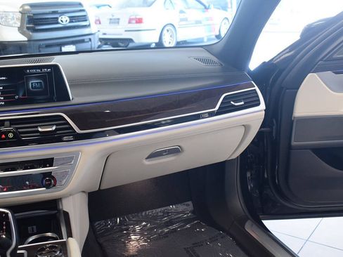 Used 2017 BMW 740i RWD image 52