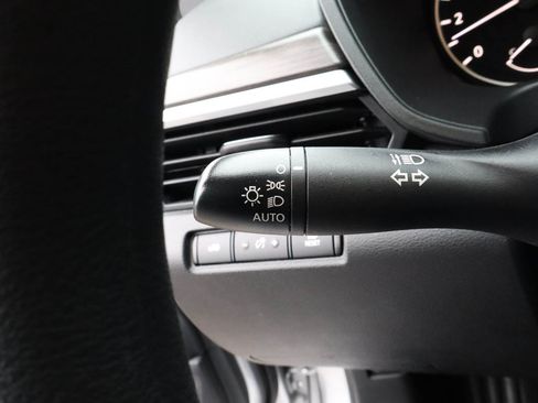 Used 2025 Nissan Altima 2.5 SV AWD/4WD image 16