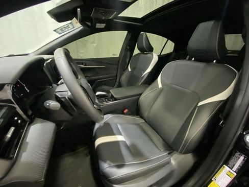 Certified 2025 Toyota Camry SE image 9