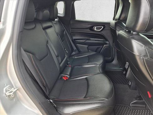Used 2025 Jeep Compass Trailhawk AWD/4WD image 19