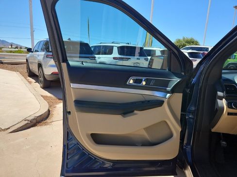 Used 2017 Ford Explorer XLT w/ Equipment Group 202A FWD image 13