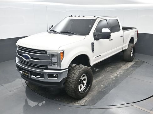 Used 2019 Ford F250 Lariat w/ Lariat Ultimate Package image 16