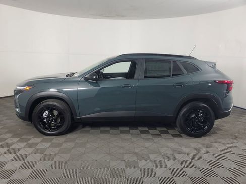 New 2026 Chevrolet Trax LT w/ Midnight Edition FWD image 7