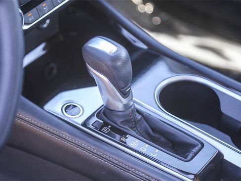 Used 2023 Nissan Altima 2.5 SV image 18