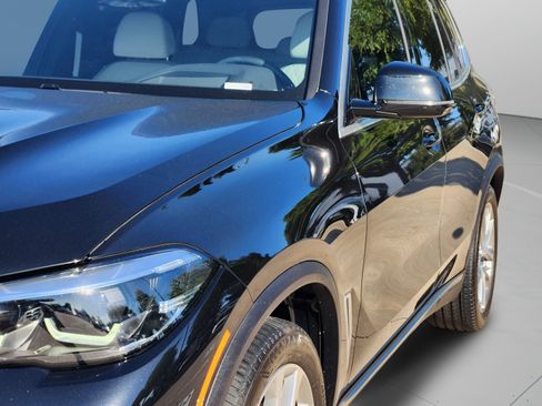 Used 2023 BMW X5 xDrive40i AWD/4WD image 41