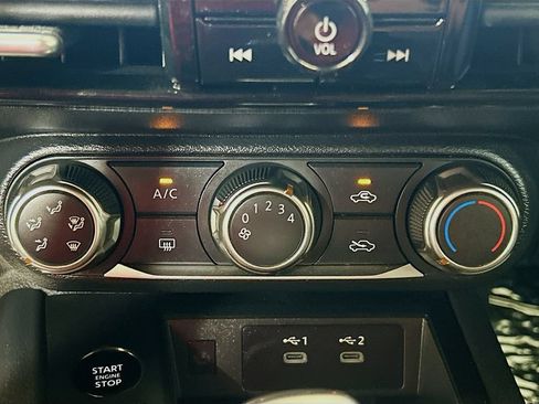 Used 2025 Nissan Kicks SV FWD image 13