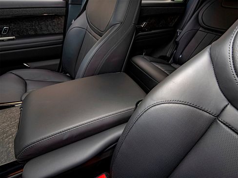 New 2025 Land Rover Range Rover Sport Dynamic SE image 31