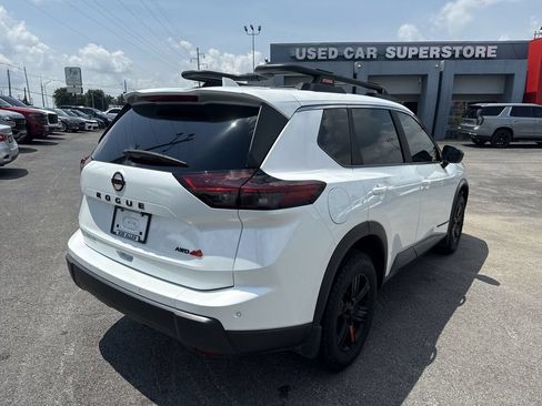 Used 2025 Nissan Rogue SV AWD/4WD image 13