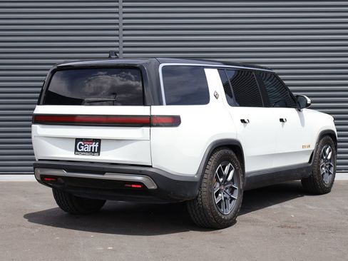 Used 2023 Rivian R1S Launch Edition image 5