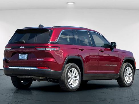 Certified 2023 Jeep Grand Cherokee Laredo w/ Luxury Tech Group I AWD/4WD image 2